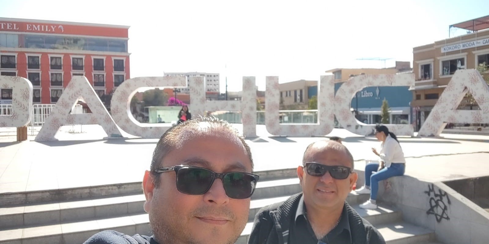 Clientes felices en la playa